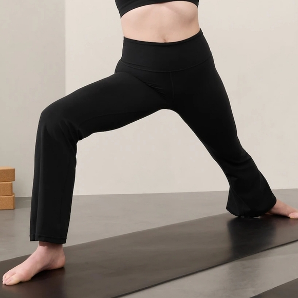 Athleta Elation Flare Pants Black Womwn's 2X - Picture 1 of 14